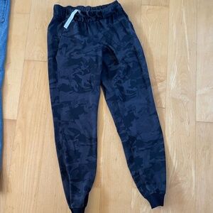 Lululemon camo joggers size 2